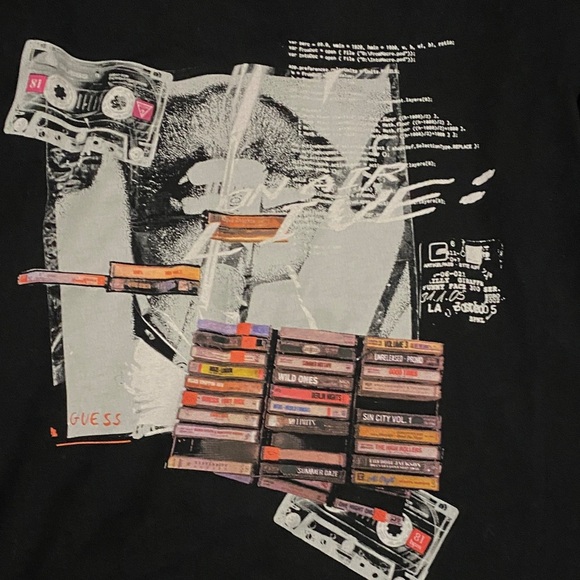 NWT Guess Black and White Graphic Tee - Picture 5 of 5